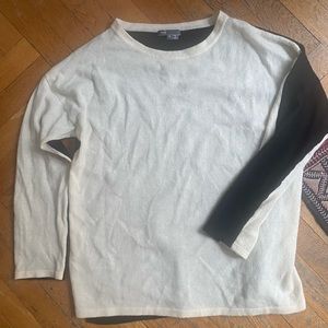 Vince 100% cashmere sweater